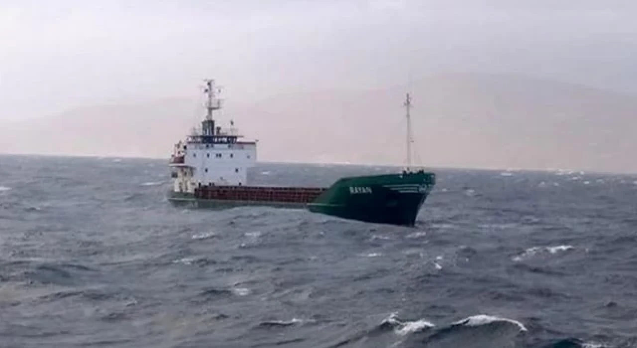 Çanakkale Boğazı girişinde bir gemi arızalandı