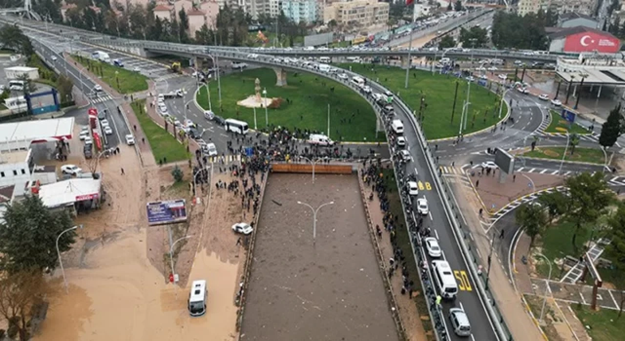 Deprem bölgesinde sel felaketi: Can kaybı 15'e yükseldi