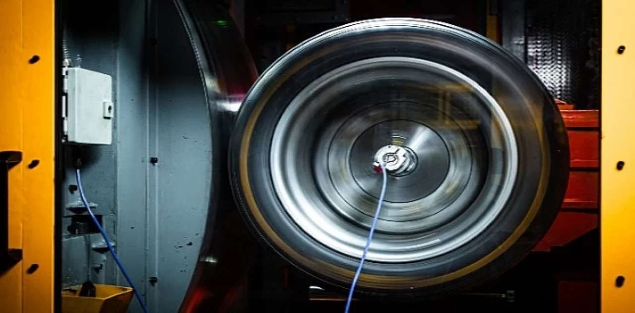 Pirelli Yüksek Hız Test Makinesi ile 500 Km/saate ulaşan hız testleri yürütmeye başladı