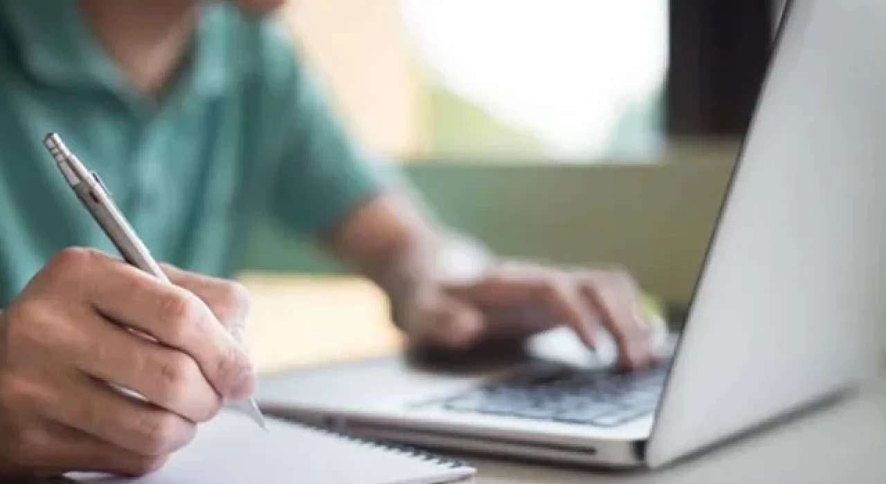 Uzaktan eğitimde bir ay geride kaldı: ”Hiç kimse geçen günlerimizi geri veremeyecek”