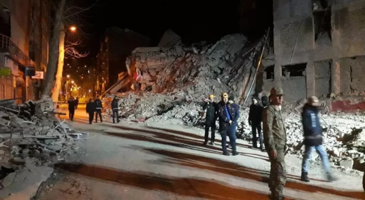 Yıkılan sitenin müteahhidi İran'a gitmeye çalışırken yakalandı