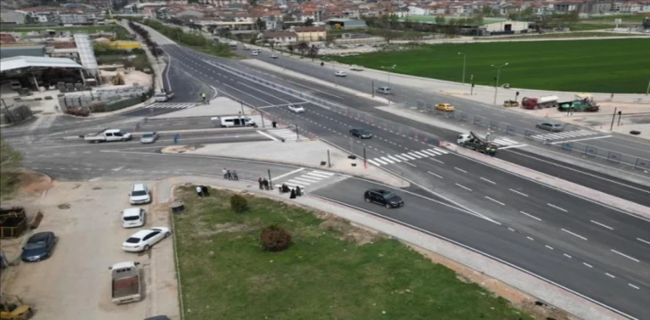 Bursa İnegöl’de Akpınar Kavşağı bayrama hazırlanıyor