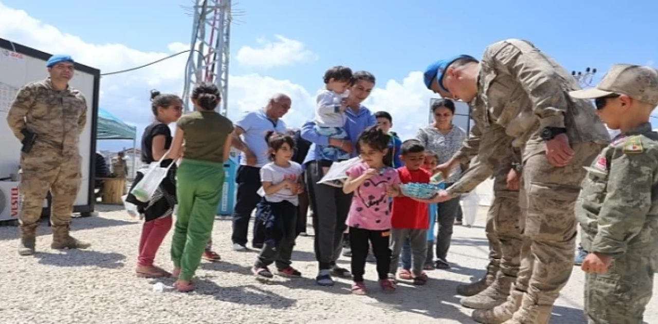 Büyükşehir, bayramda Defne’ye mutluluk taşıdı
