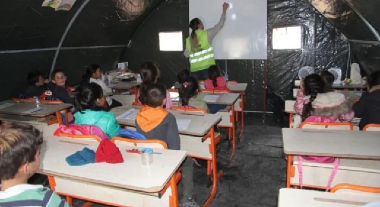 Deprem bölgesindeki öğrenciler için telafi programının takvimi açıklandı