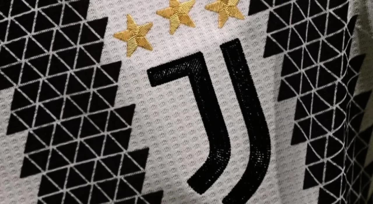 Juventus'a verilen 15 puan silme cezası iptal edildi