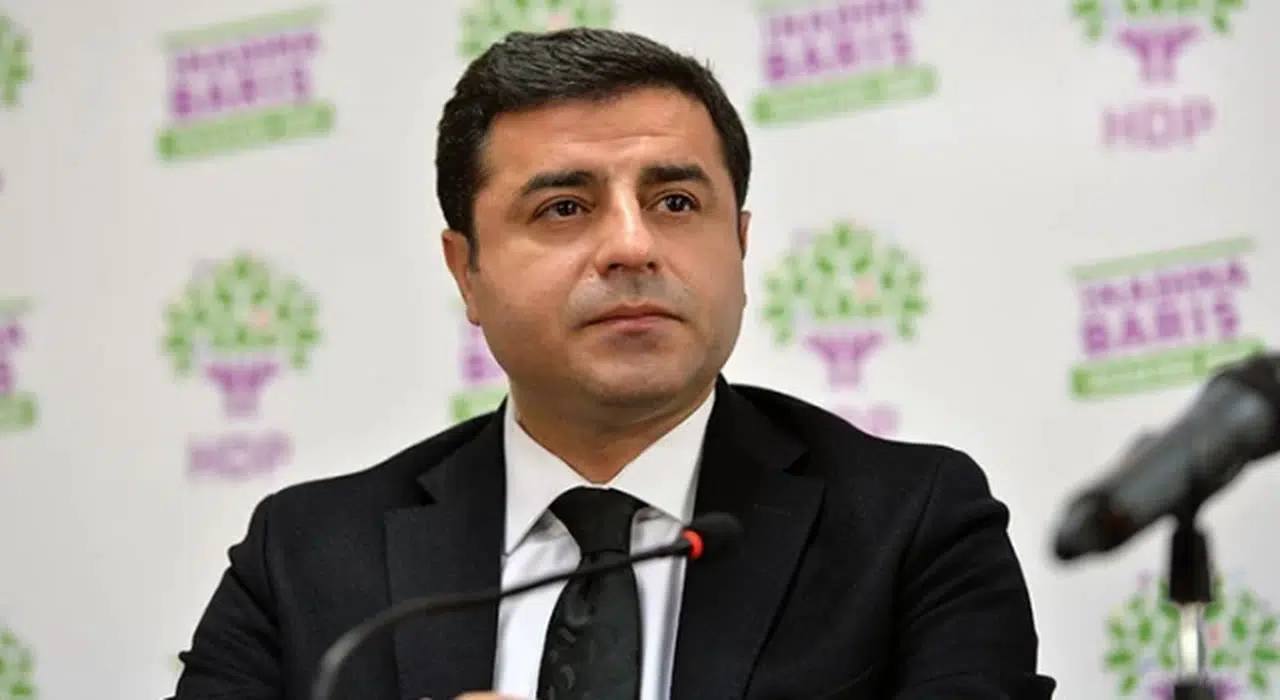 Kobani davasında hakkında ağırlaştırılmış müebbet hapsi istenen Demirtaş: İddianameyi de mütalaayı da 14 Mayıs’ta yırtıp çöpe atacağız