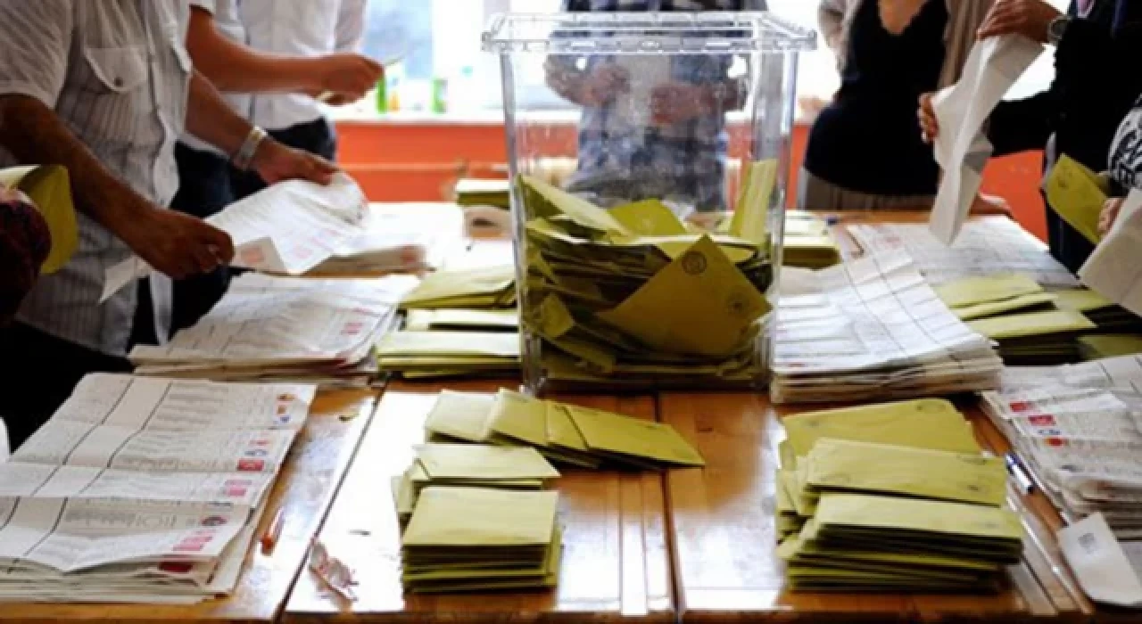 Milletvekili aday listeleri için yoğun mesai devam ediyor