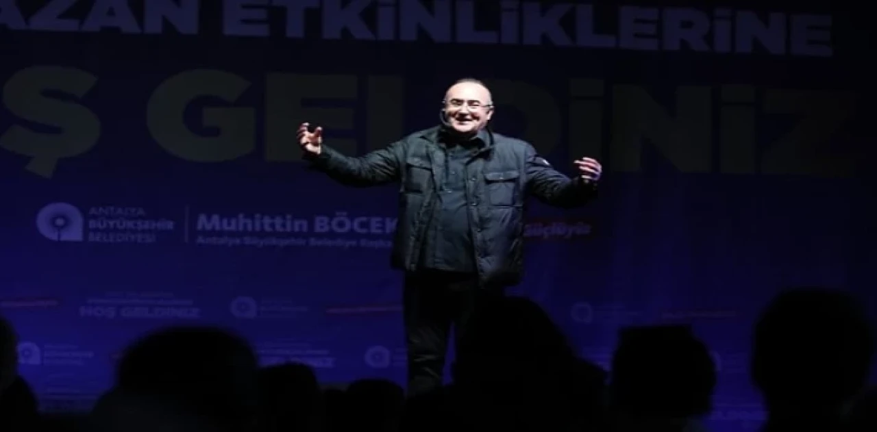 Sunay Akın Mahya Işıkları sohbetiyle Antalyalılarla  buluştu