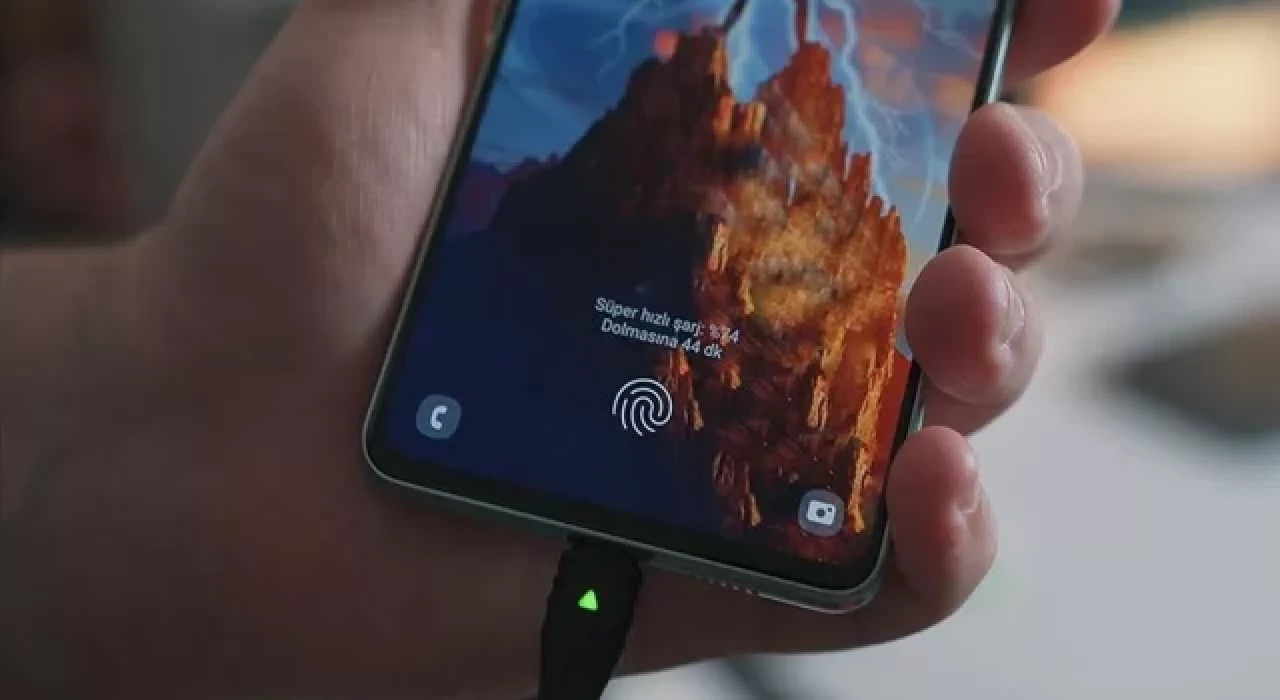 Telefona gelen şifreyi söyledi, 2 milyon lirasından oldu