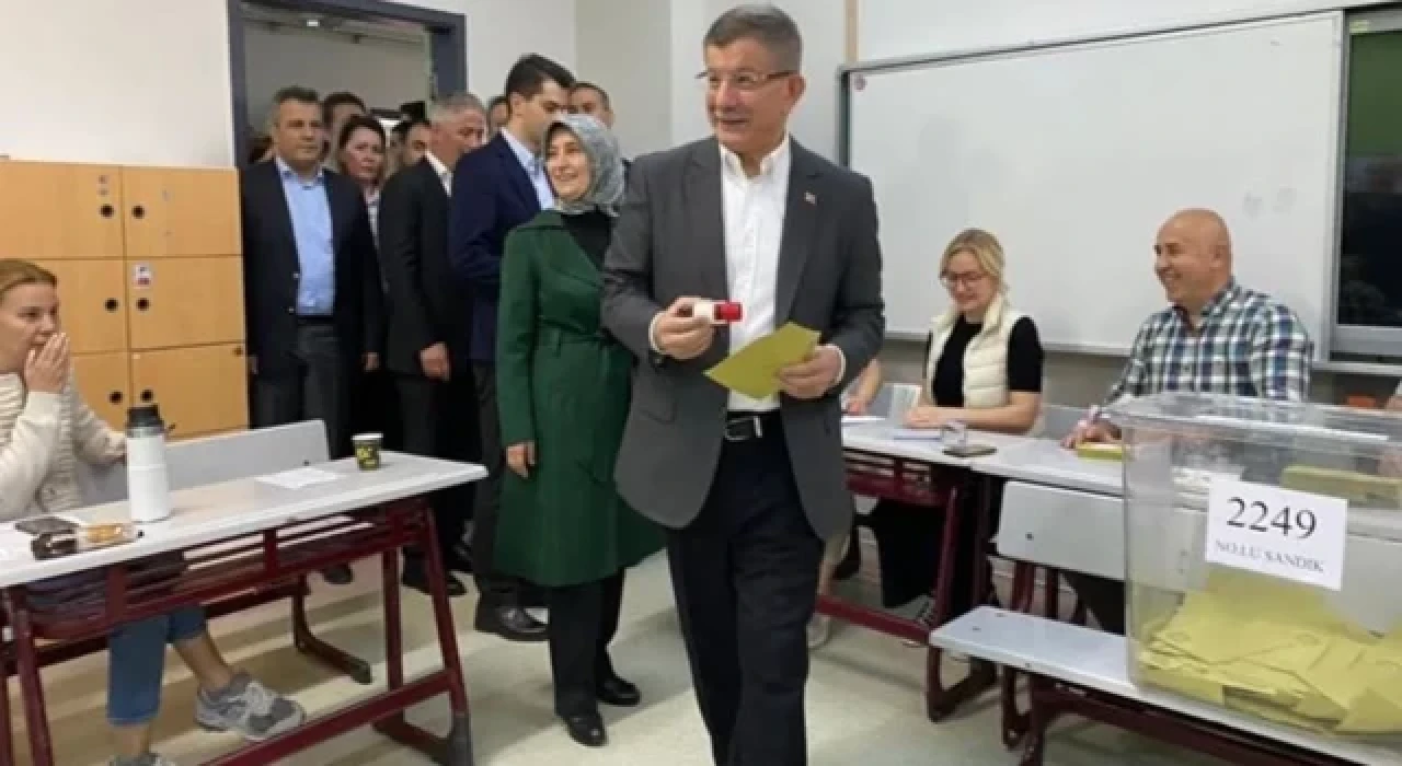 Ahmet Davutoğlu’nun sandığından Kılıçdaroğlu çıktı