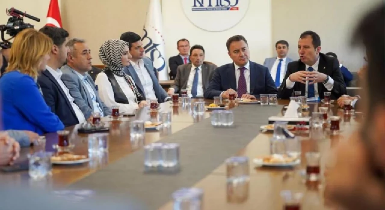 Ali Babacan: Bizimkisi ‘yokluk fonu’, borca batmış bir fon