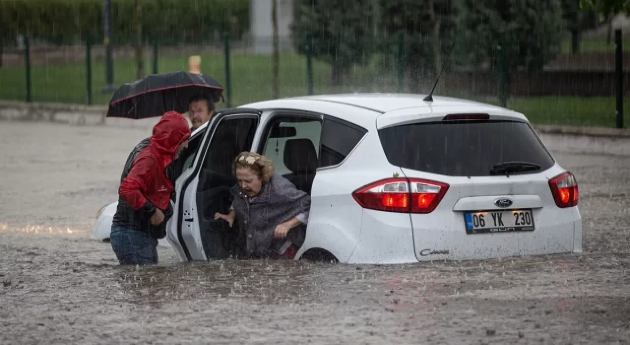Ankara Valiliği saat verdi: 'Sağanak' uyarısı