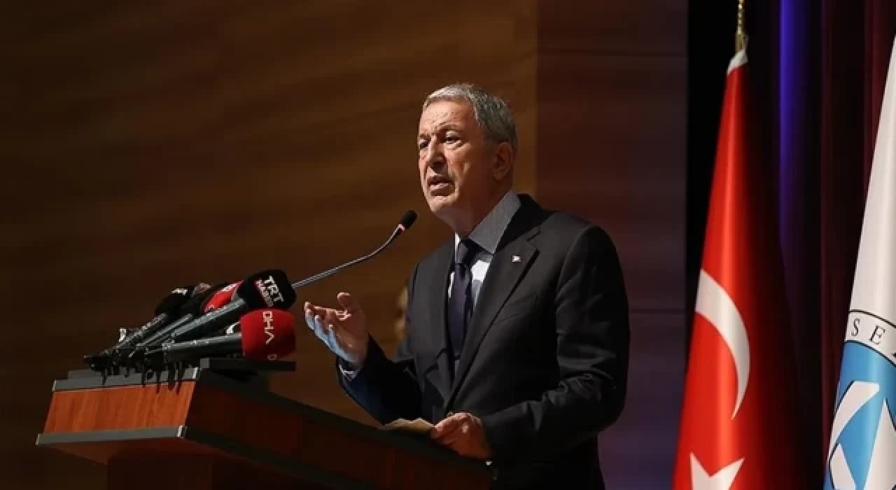 Bakan Akar: Dün gece Suriye'nin kuzeyinde 19 terörist etkisiz hale getirildi