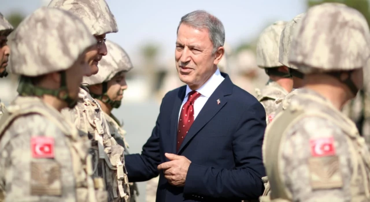 Bakan Akar: Kendine güvenen varsa yasa dışı geçişi denesin