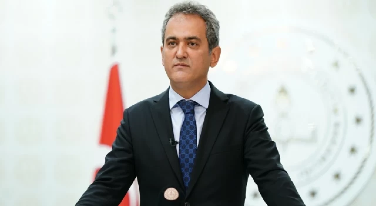 Bakan Özer: 12. sınıf öğrencileri devamsızlıktan sınıfta kalmayacak