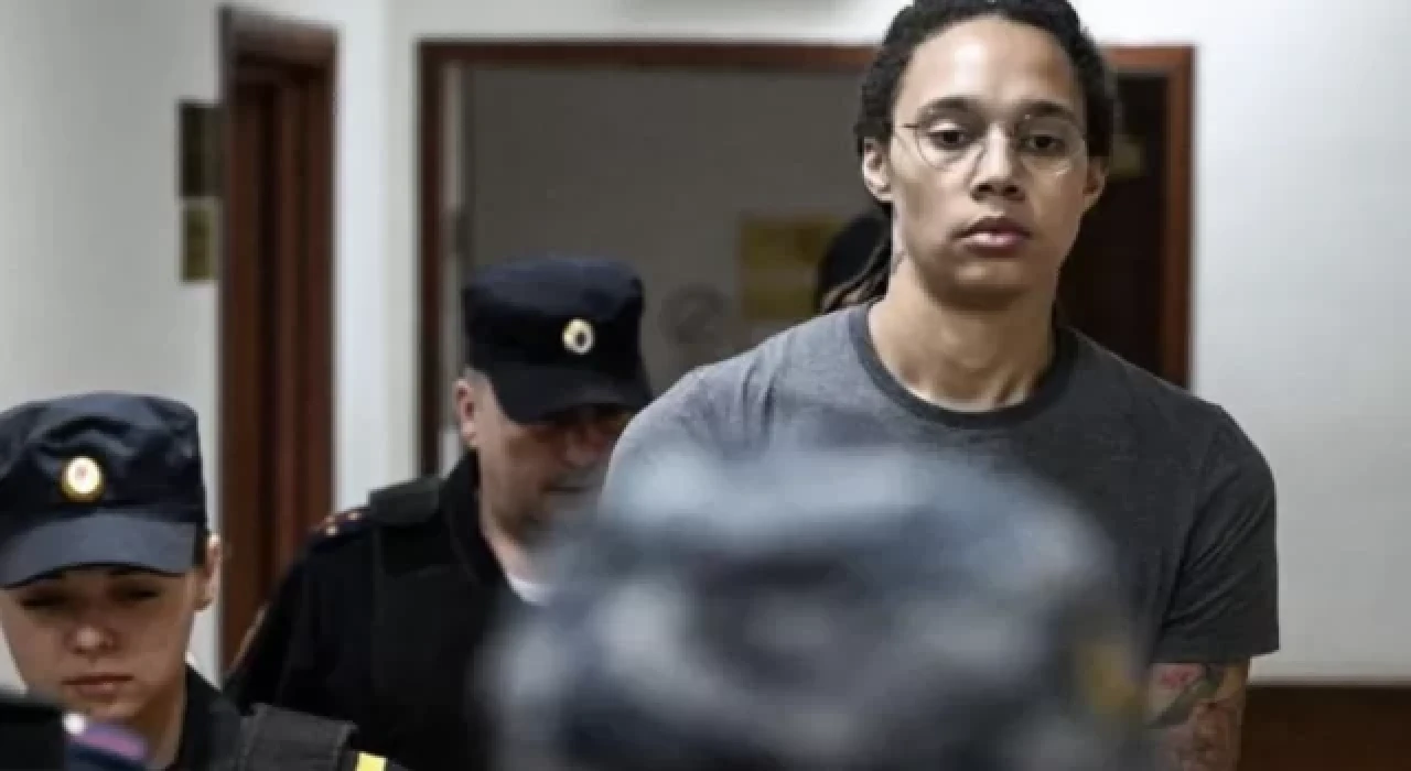 Brittney Griner, tutukluluk sonrası WNBA’deki ilk maçına çıktı