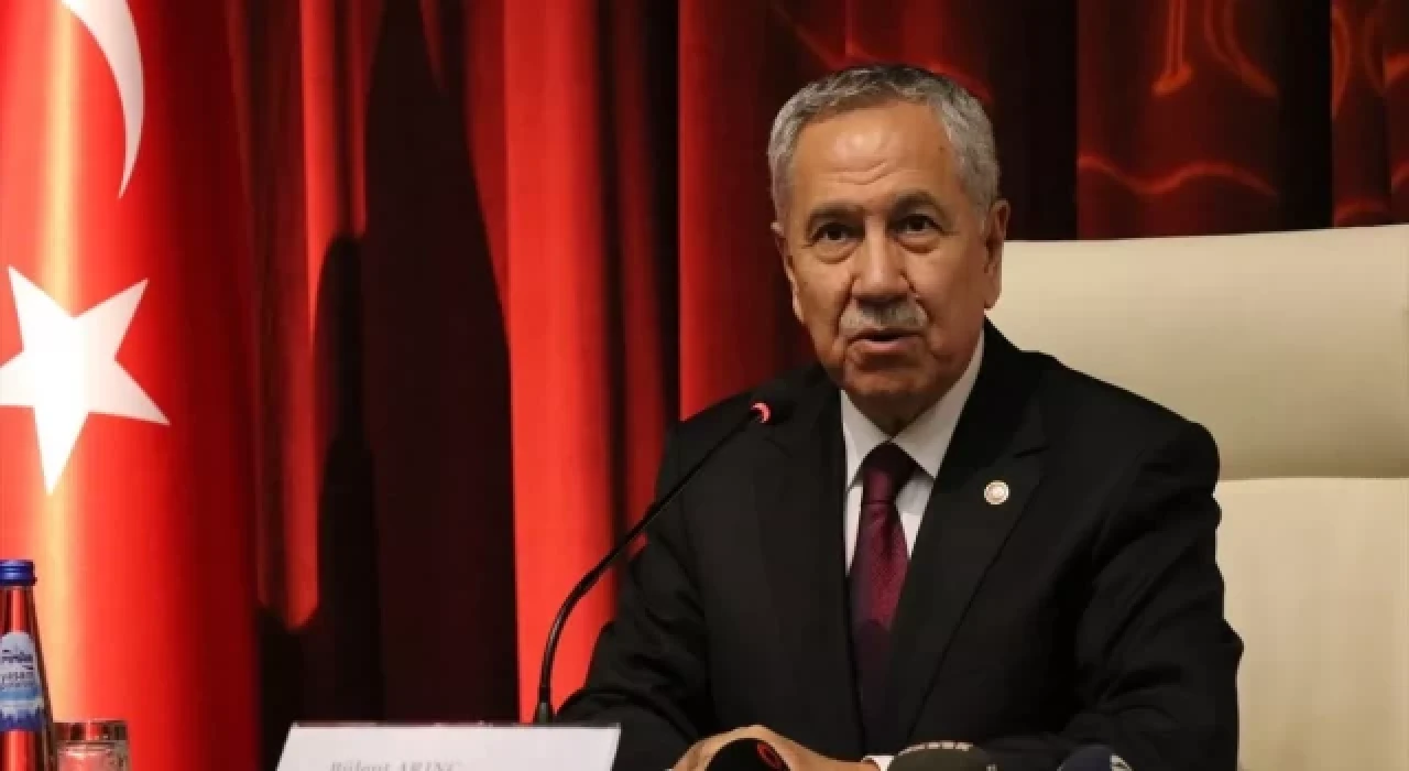 Bülent Arınç: Bazı hatalar yapmış olabilir diye Cumhurbaşkanımıza sırt çevirmek doğru değil