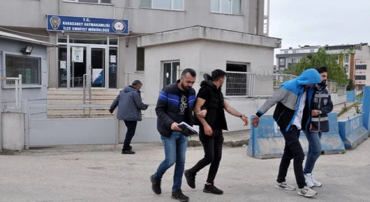 Bursa’da ’kızının saçı çekildi’ iddiası ile okula giden veli, müdür yardımcısını silahla yaraladı