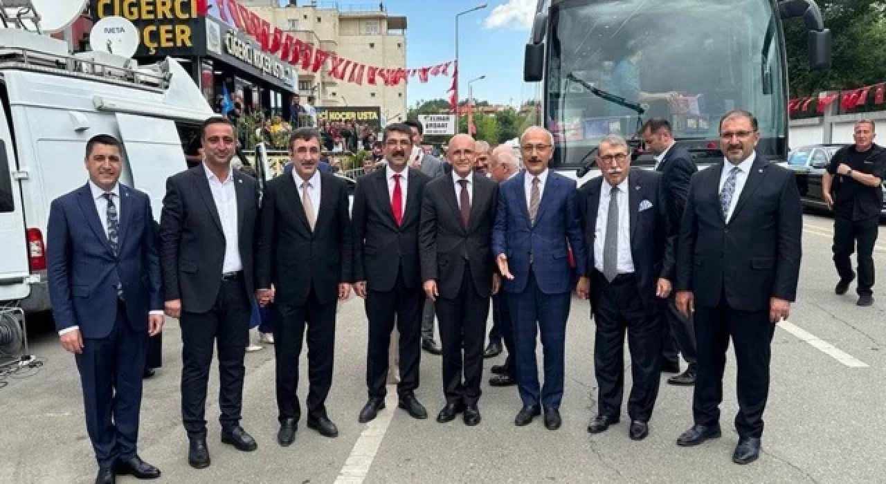 Erdoğan'ın Batman gezisine eski Ekonomi Bakanı Mehmet Şimşek de katıldı