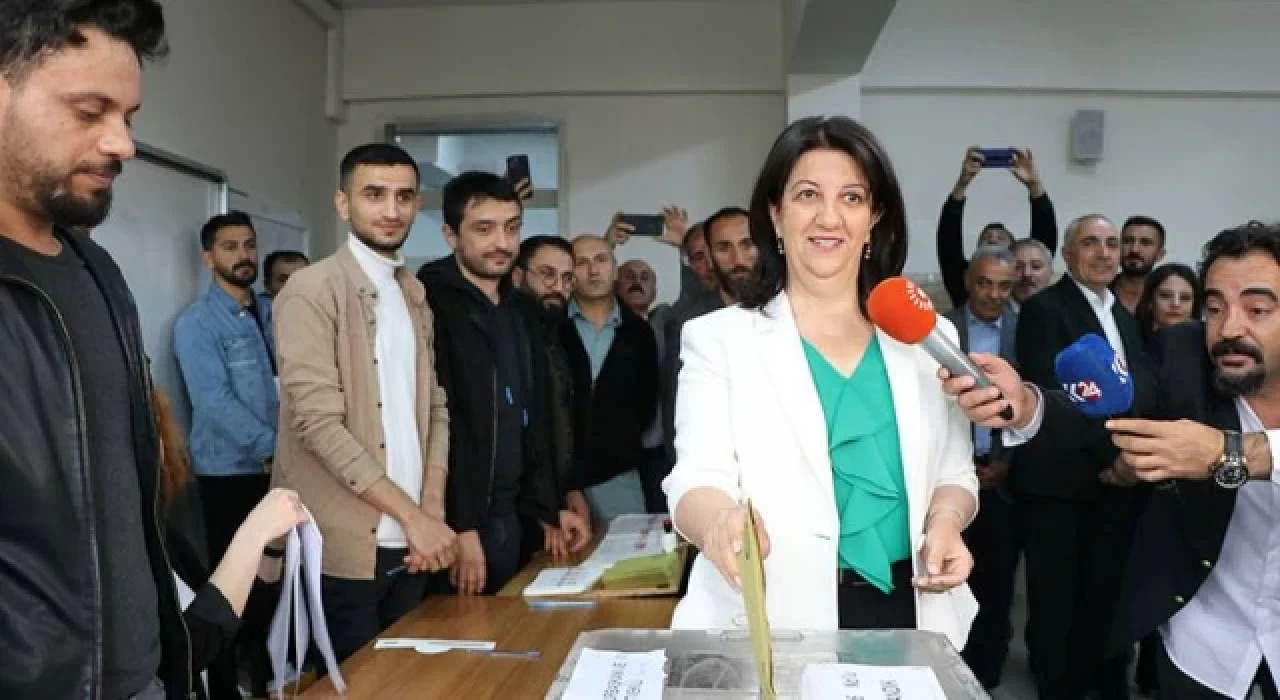 HDP Eş Genel Başkanı Pervin Buldan oyunu kullandı
