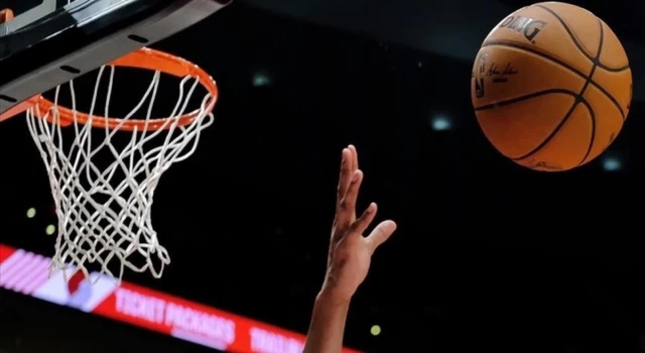 NBA Batı Konferansı yarı finalinde Warriors, Lakers'ı yenerek seriyi 1-1 yaptı