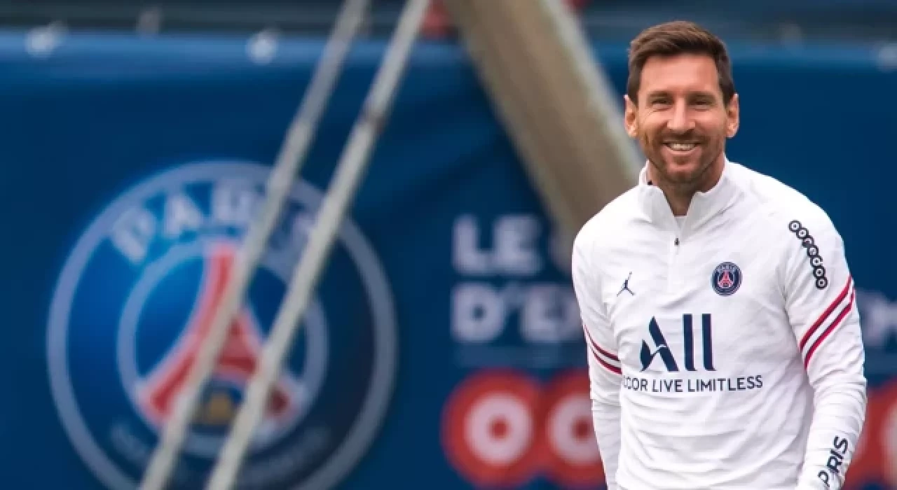 PSG, Messi'yi 2 hafta kadro dışı bıraktı