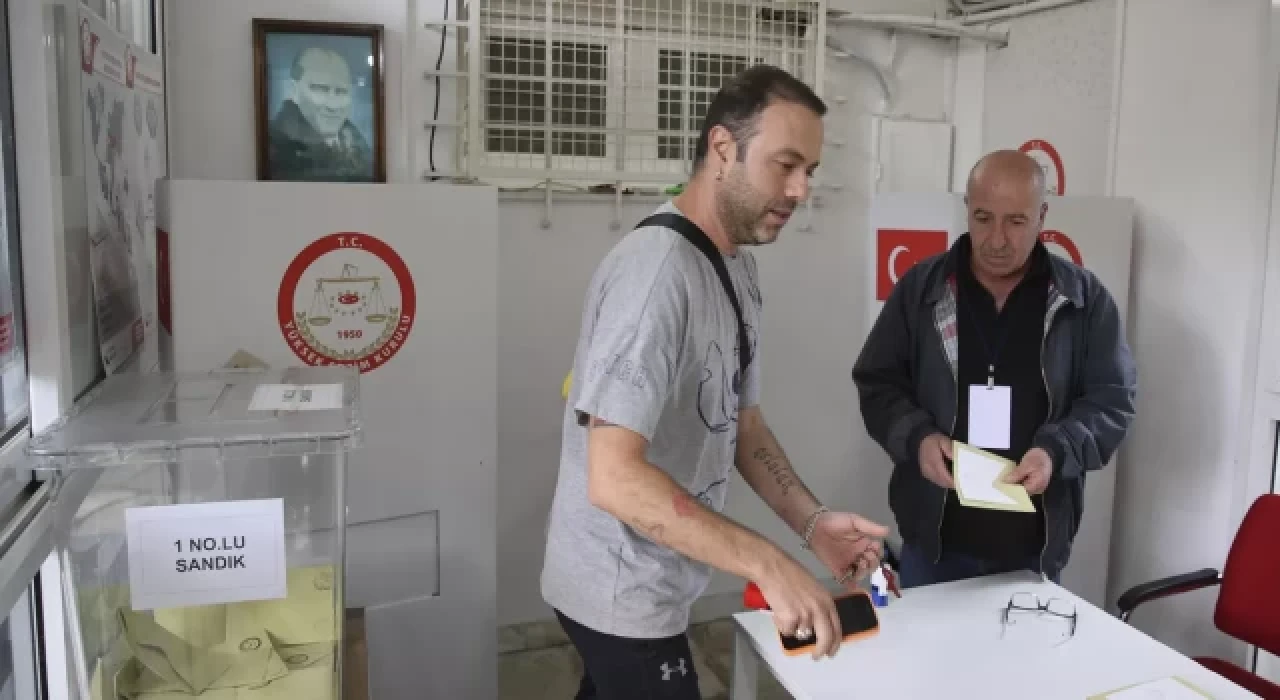 Yurt dışı temsilciliklerde oy verme işlemleri bugün sona eriyor