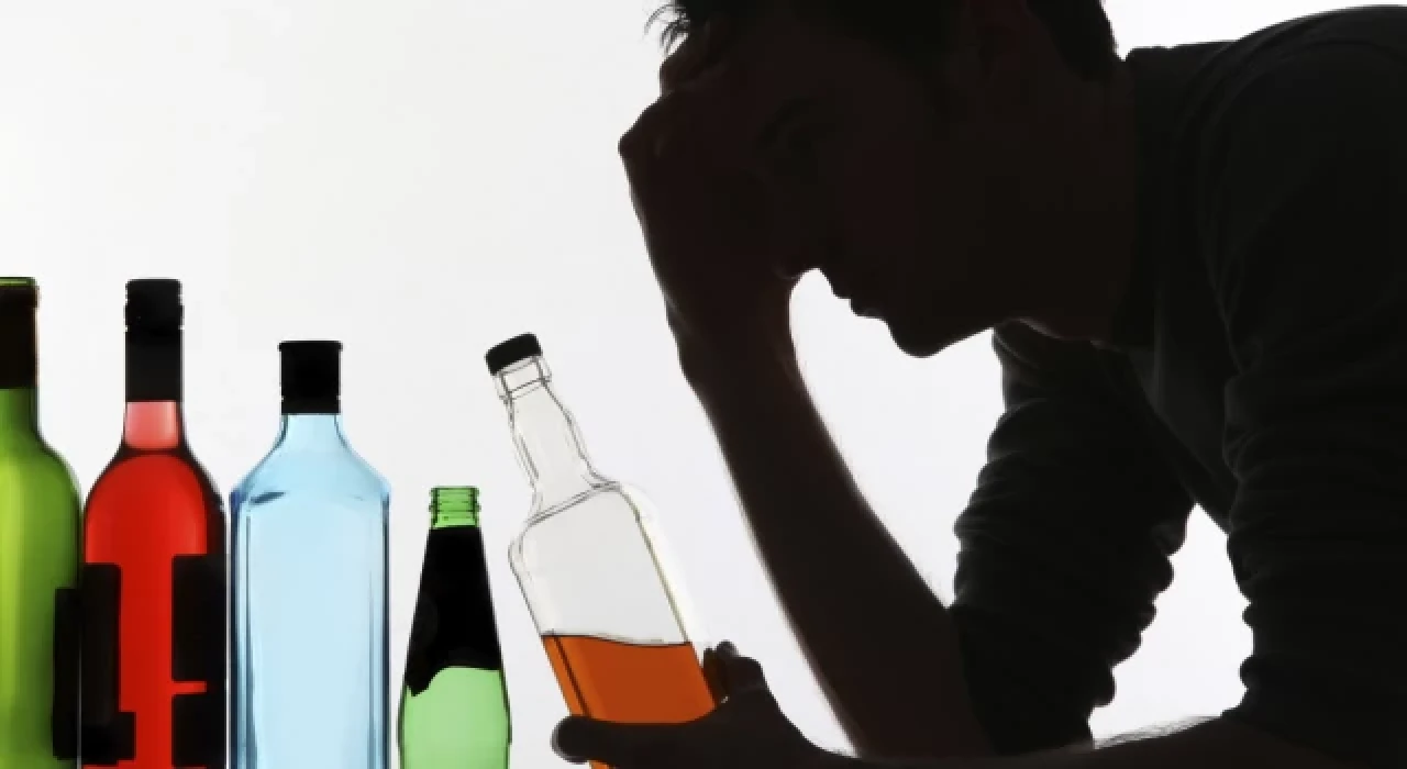 15 yaş ve üstü alkol kullanan kişilerin oranı yüzde 12,1'e geriledi