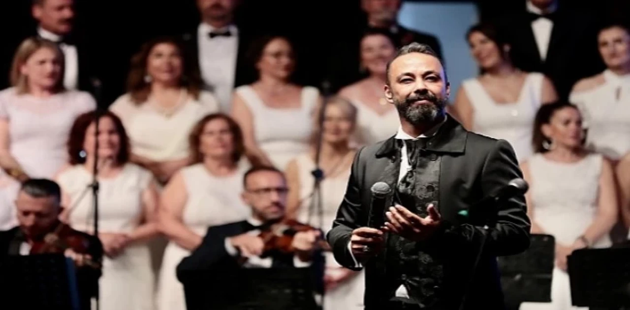 Aliağa Belediyesi Sanatevi TSM Korosu’ndan 'Unutulmaz Şarkılar’