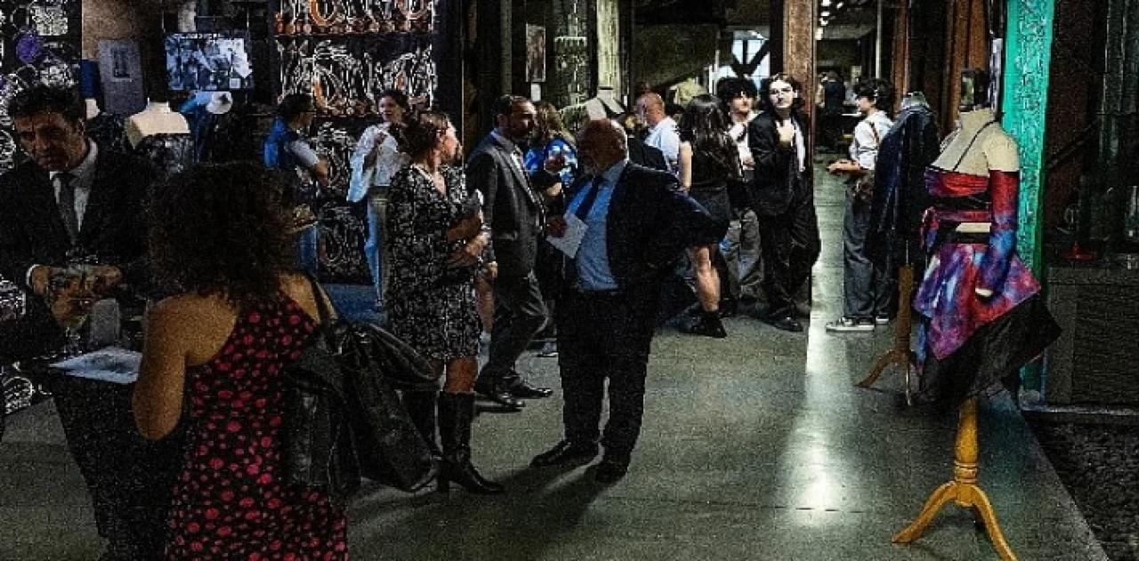 Avustralya’nın yerli tekstil sanatı ve genç yeteneklerin 'Dokuma Eninde ve Ötesinde Giysiler’ projesi İstanbul’da sanatseverlerle buluşuyor