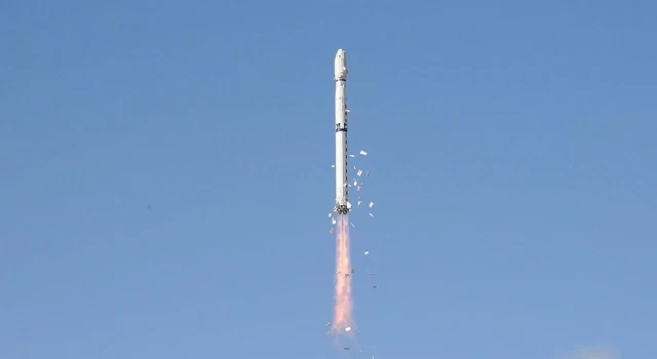 Çin, tek seferde 41 uyduyu uzaya yollayarak ulusal rekorunu kırdı