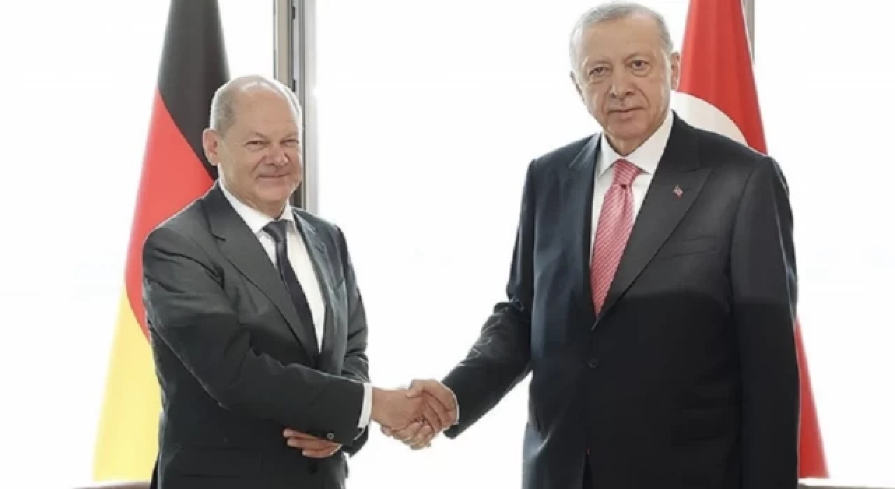 Erdoğan ve Scholz telefonda görüştü: İsveç’in NATO başvurusu gündeme geldi