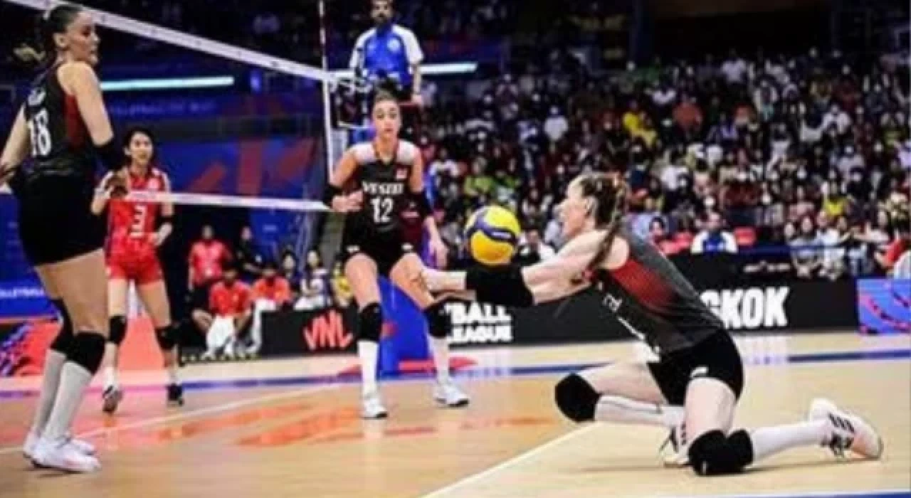 Filenin Sultanları Japonya'ya 5. sette kaybetti