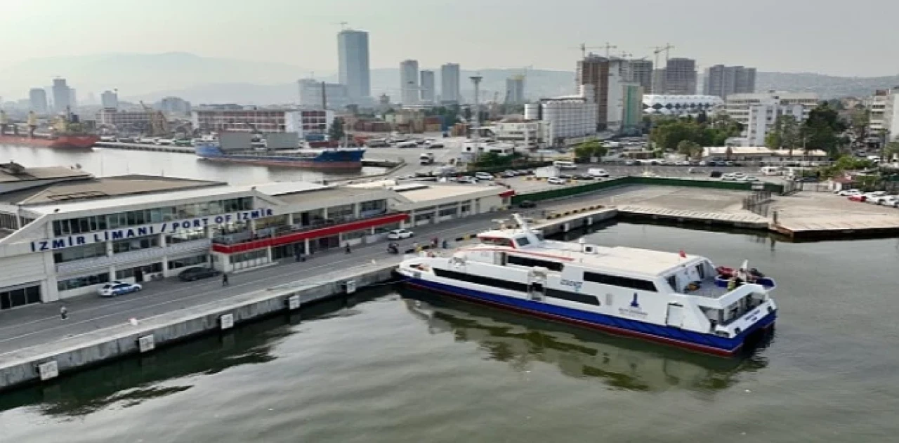 İZDENİZ’in ilk seferinde doluluk oranı yüzde 90’a ulaştı  İzmir-Midilli hattında sezon açıldı