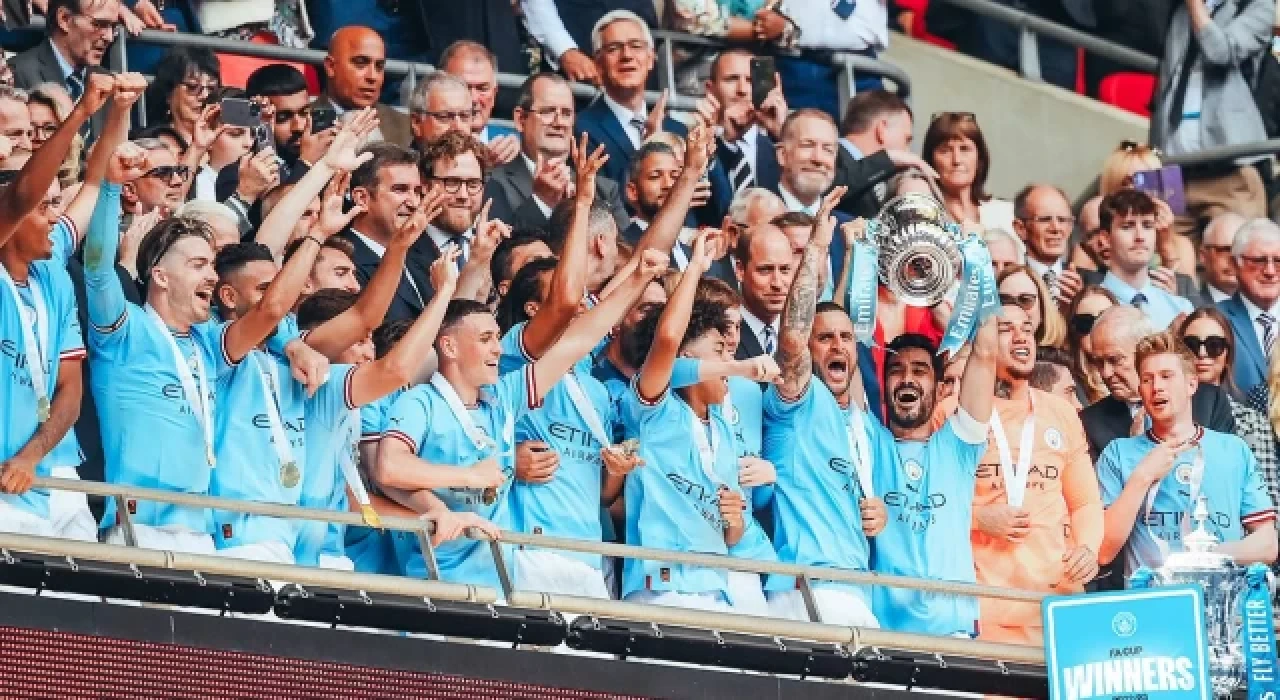 Manchester City yine tarihe geçme peşinde!