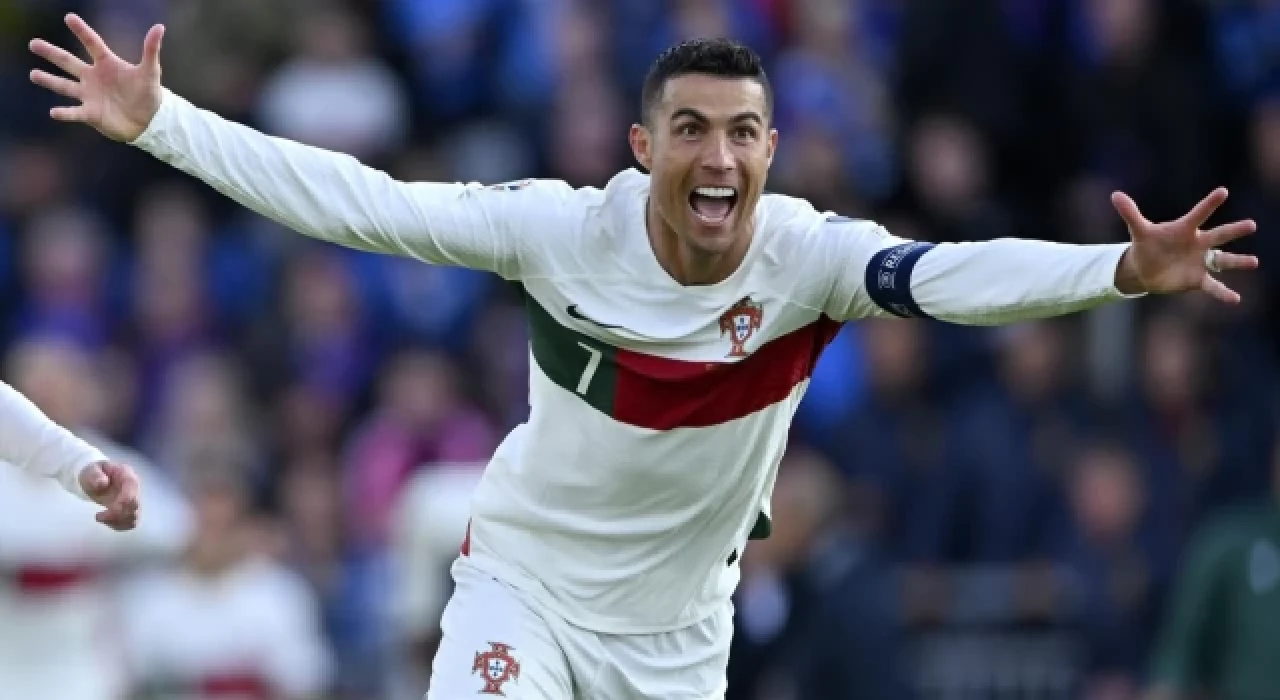 Ronaldo, milli takım formasıyla 200 maça çıkan ilk futbolcu oldu