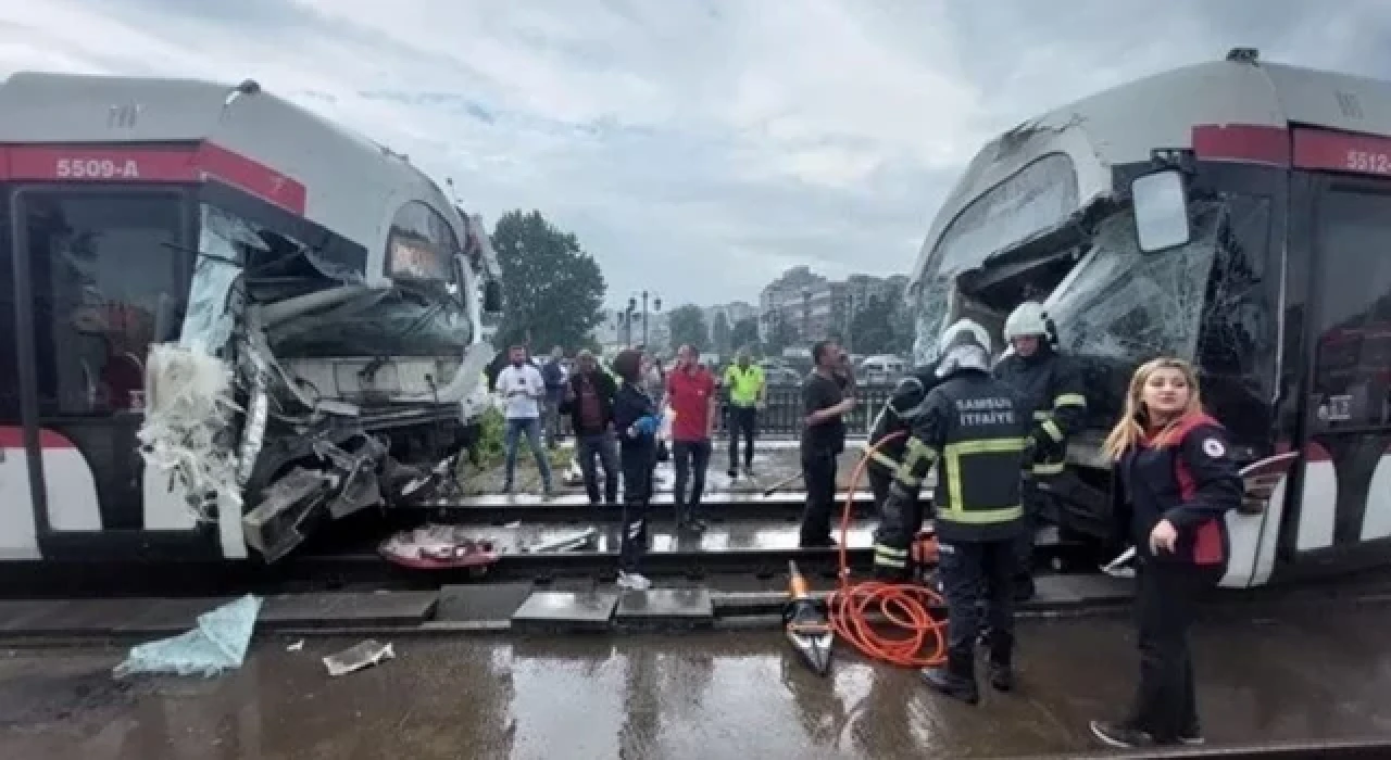 Samsun'da iki tramvay kafa kafaya çarpıştı: Çok sayıda yaralı var