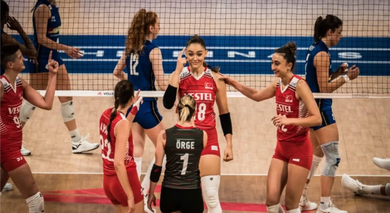A Milli Kadın Voleybol Takımı yarı finalde!