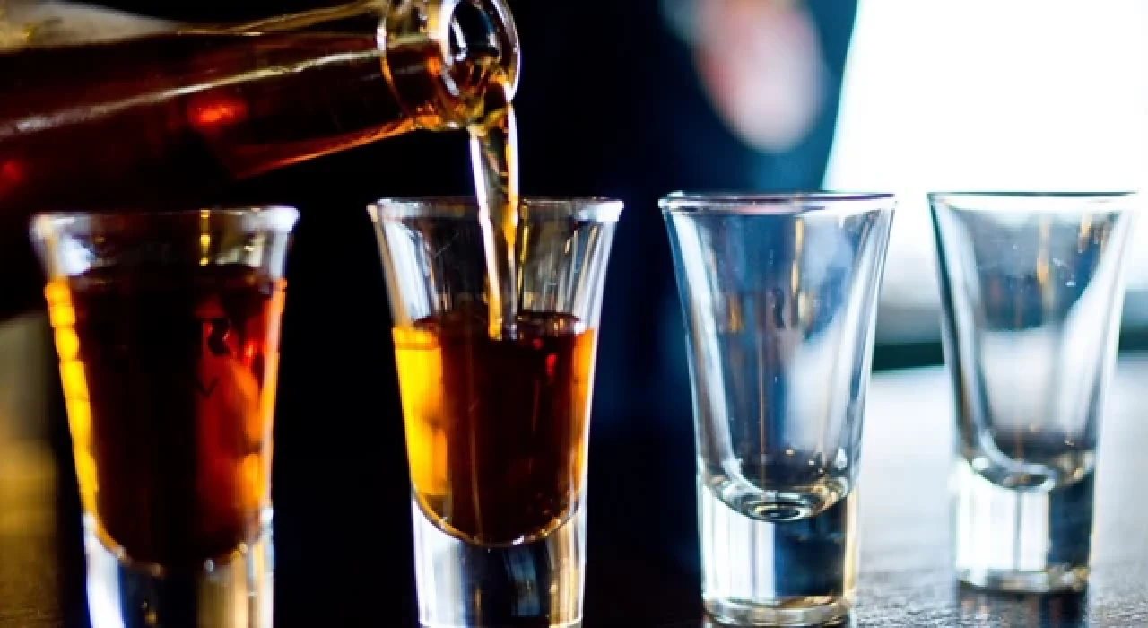 Alkollü içeceklere dev zam!