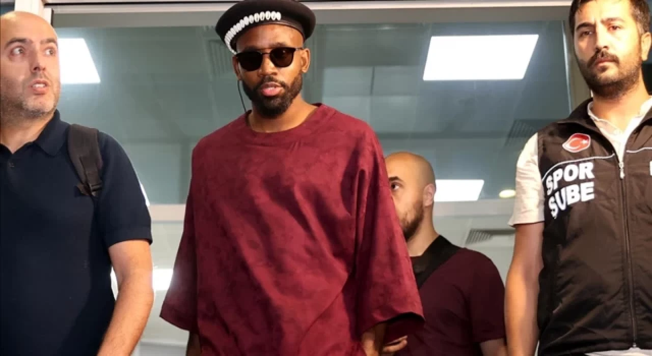 Galatasaray, yeni transferi Bakambu'yu UEFA kadrosuna ekledi