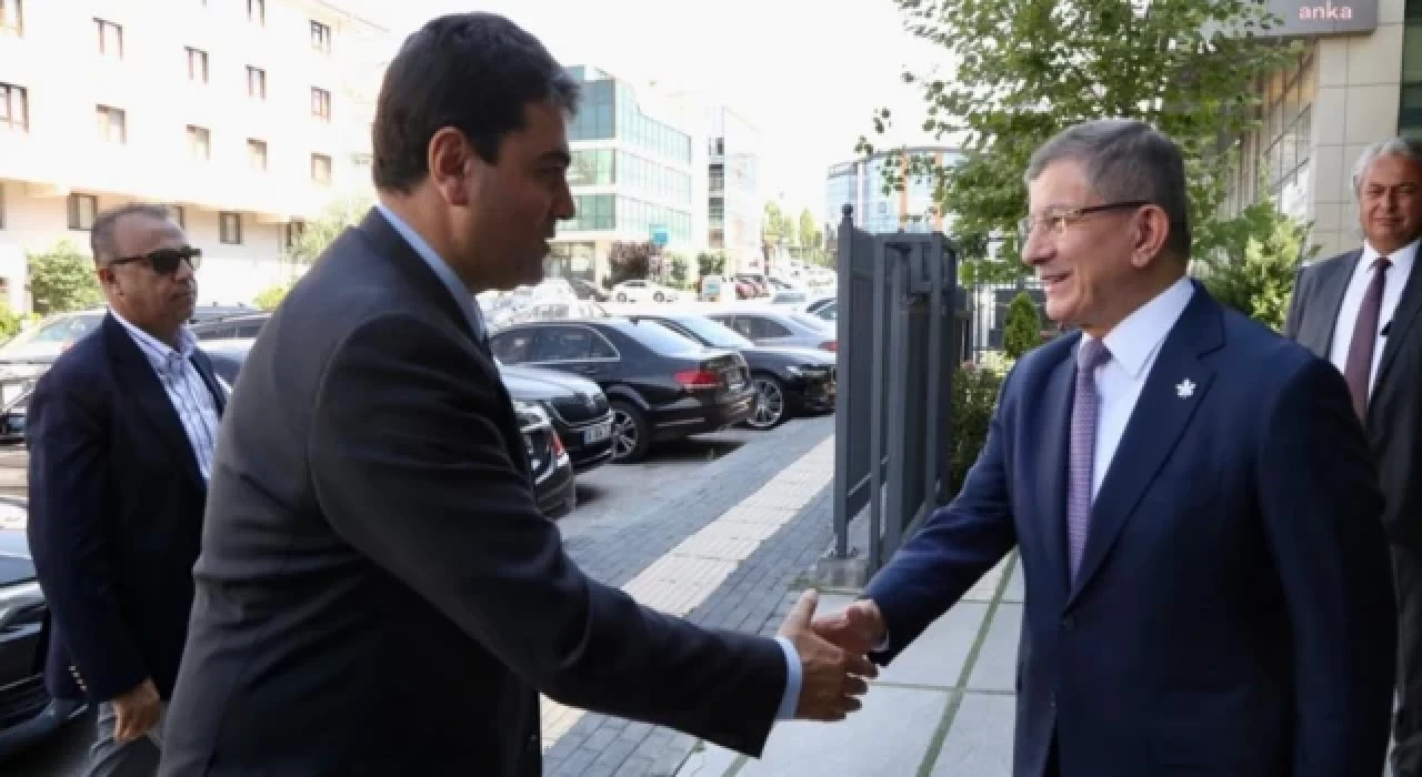 Gültekin Uysal, Ahmet Davutoğlu'nu ziyaret etti