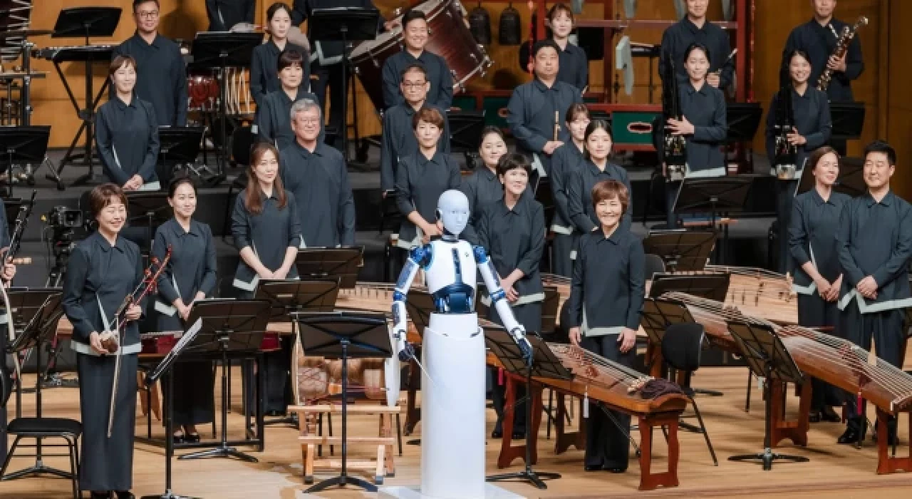 Güney Kore'de bir robot ilk kez orkestra yönetti