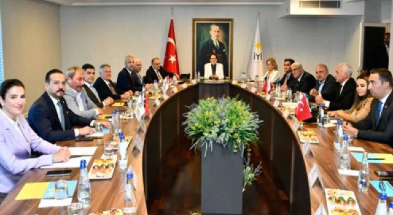İYİ Parti lideri Akşener, yeni ekibiyle bir araya geldi