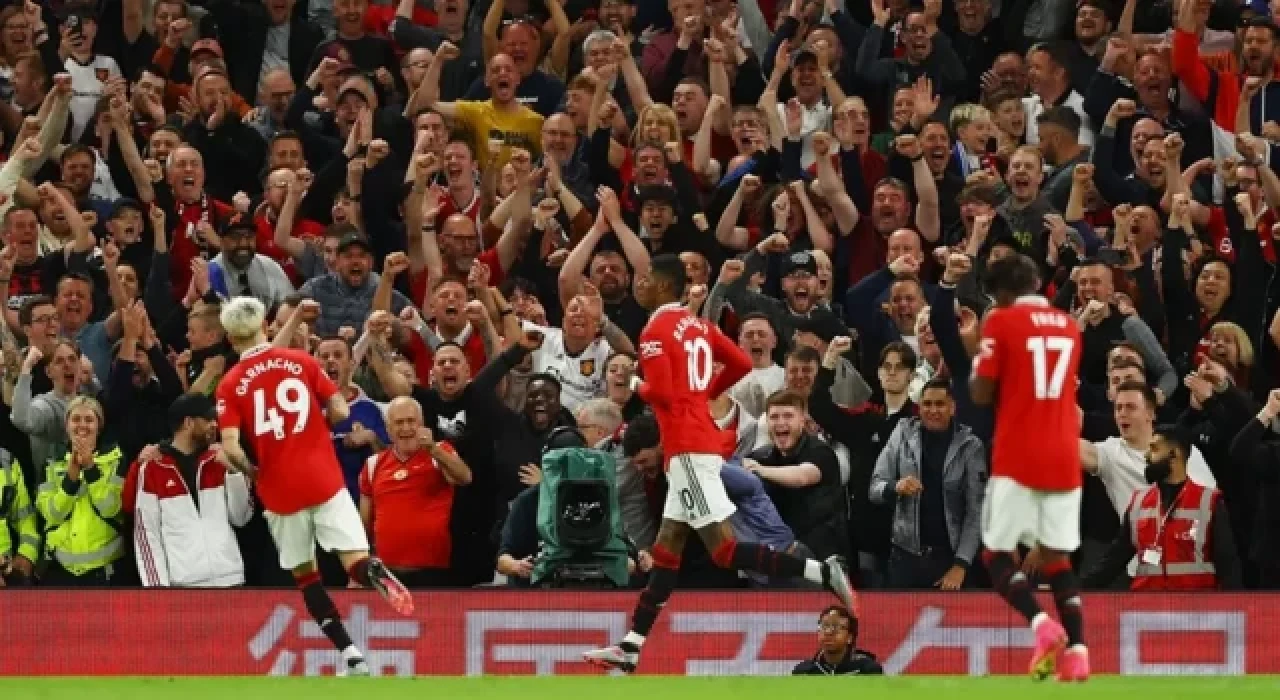 Manchester United'dan 1 milyar euroluk anlaşma