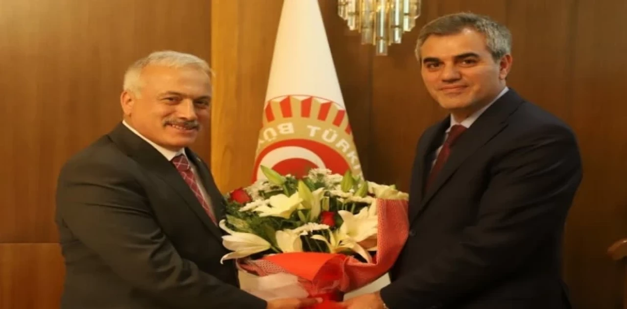 Aksaray Valiliği’ne atanan TBMM Genel Sekreteri’ne veda yemeği