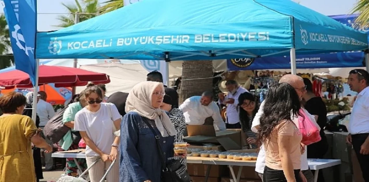 Büyükşehir’den 41 bin adet aşure ikramı