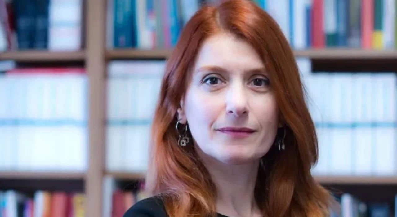 Cumhuriyet gazetesinin yeni Genel Yayın Yönetmeni Mine Esen oldu