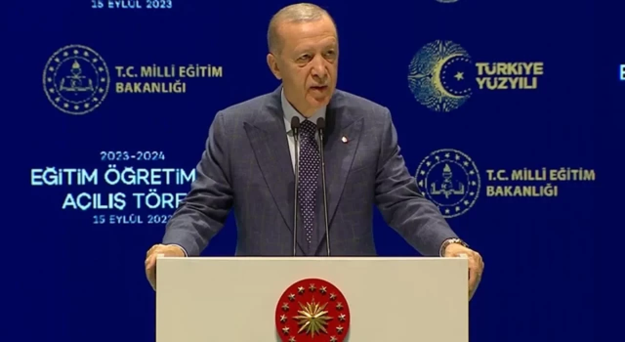 Erdoğan: Ücretli öğretmenlerin ek ders ücretinde yüzde 25 artışa gidiyoruz