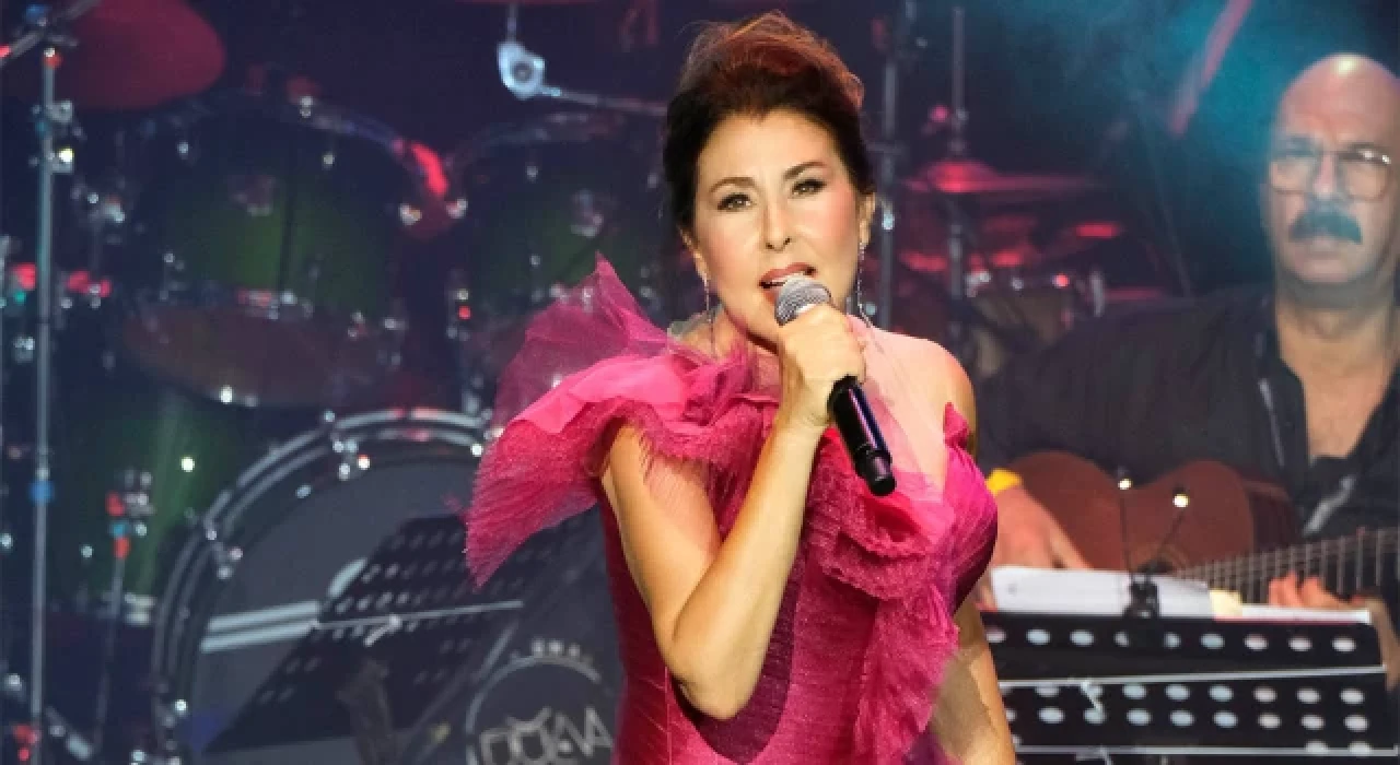 Koronavirüs'e yakalanan Nilüfer hastanede tedaviye alındı