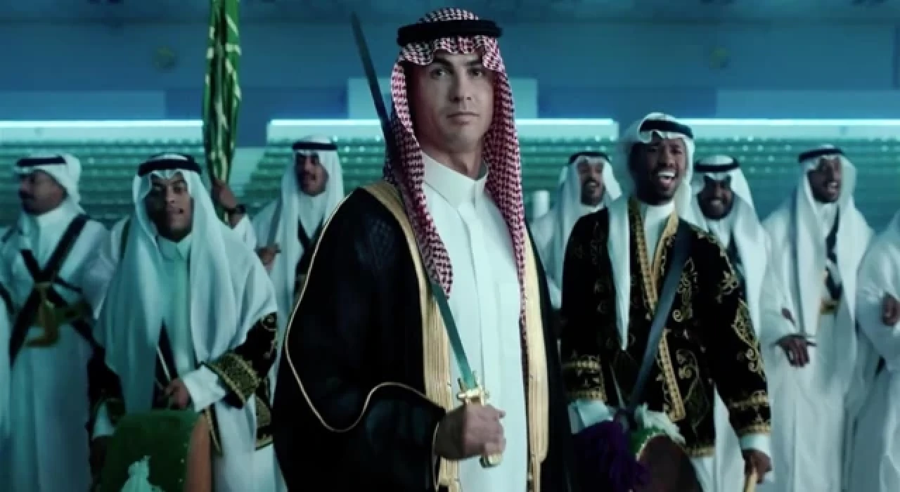 Ronaldo, Suudi Arabistan Milli Günü için Arap kıyafetleri giydi